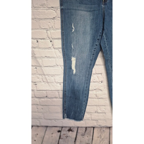 Seven7 Distressed Skinny Jeans Size 14 Medium Wash Stretch Denim - Picture 3 of 15